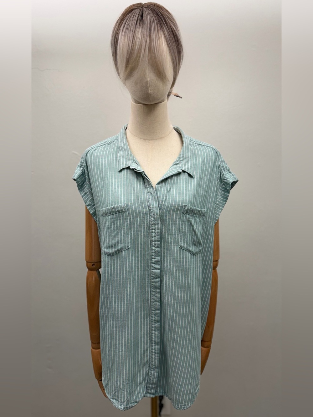Jachs Girlfriend Green Stripe Cap Sleeve Button Front Blouse Rayon Size L